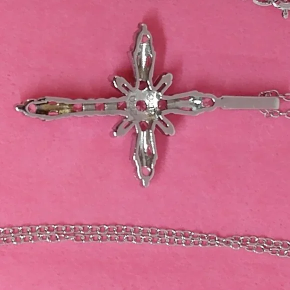 Nwt, White sapphire necklace - Picture 11 of 11